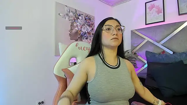 lucy neil online show from October 2025 02:33:01 AM