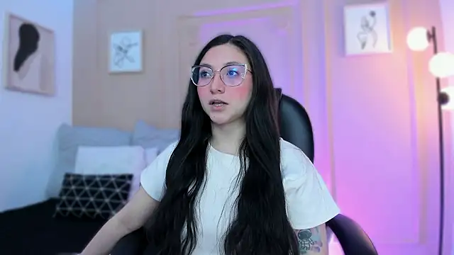 lucy neil online show from February 2026 02:32:02 AM