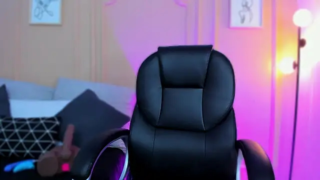 lucy neil online show from March 2026 02:39:02 AM