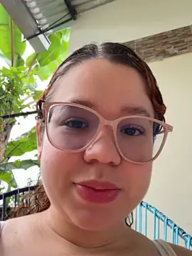 Snapshot of Lucyklein2022 chatting on June 2026 03:00:02 PM Lucyklein2022 online show from June 2026 03:00:02 PM