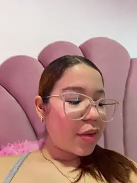 Snapshot of Lucyklein2022 chatting on July 2026 02:03:02 PM Lucyklein2022 online show from July 2026 02:03:02 PM
