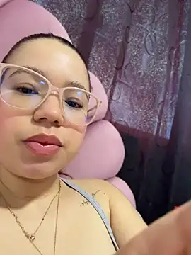 Snapshot of Lucyklein2022 chatting on July 2026 04:39:33 PM Lucyklein2022 online show from July 2026 04:39:33 PM