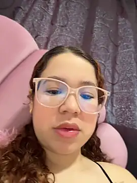 Snapshot of Lucyklein2022 chatting on July 2026 03:32:01 PM Lucyklein2022 online show from July 2026 03:32:01 PM