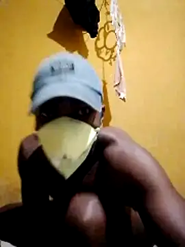 Snapshot of LULE37587001 chatting on December 2025 07:31:01 PM LULE37587001 online show from December 2025 07:31:01 PM