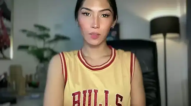 Bella Gordon online show from February 2025 02:15:02 PM