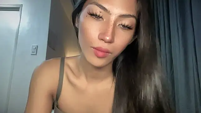 Bella Gordon online show from October 2025 11:03:02 PM