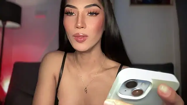 Bella Gordon online show from November 2025 05:00:02 AM