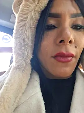 Doll Loren online show from November 2025 07:35:01 PM