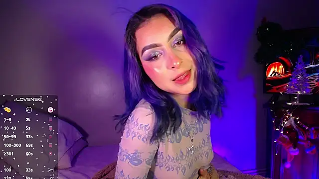 Cinamoonn online show from December 2024 08:58:01 PM