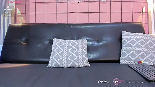 mensia hernandz online show from February 2025 04:35:02 PM