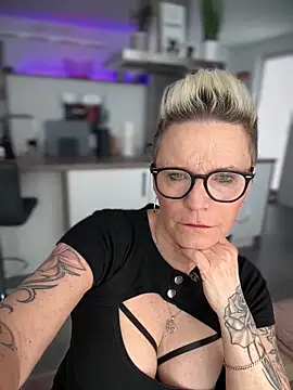 German Milf online show from February 2025 01:28:02 PM