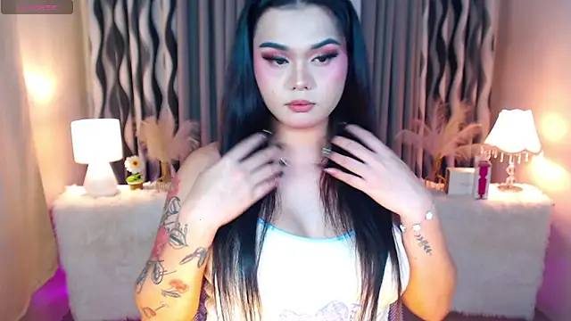Snapshot of Ella_Fantasiax chatting on November 2025 04:17:01 PM Ella Fantasiax online show from November 2025 04:17:01 PM
