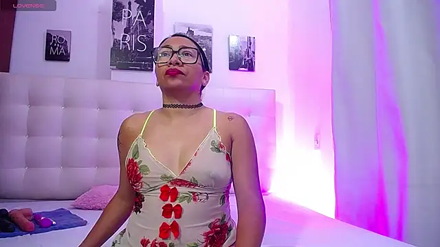 Snapshot of hornywife_ chatting on March 2025 12:47:01 PM hornywife  online show from March 2025 12:47:01 PM