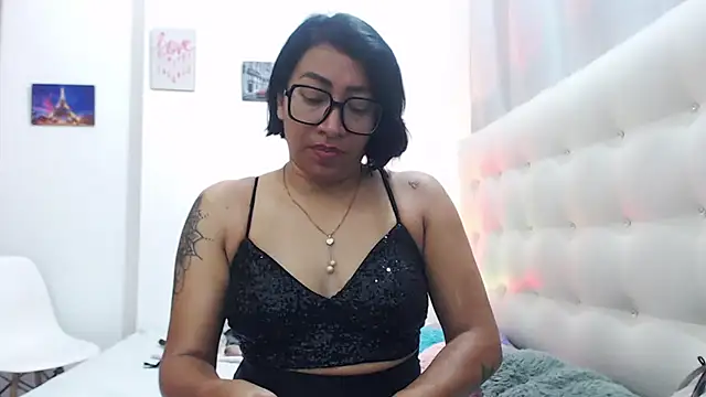 Snapshot of hornywife_ chatting on September 2025 07:25:02 PM hornywife  online show from September 2025 07:25:02 PM