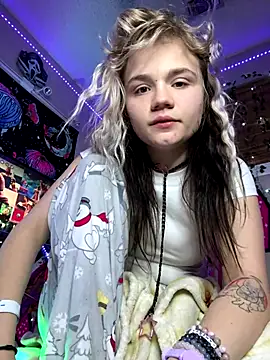 Snapshot of Cutiepiespanks chatting on December 2025 09:58:01 AM Cutiepiespanks online show from December 2025 09:58:01 AM