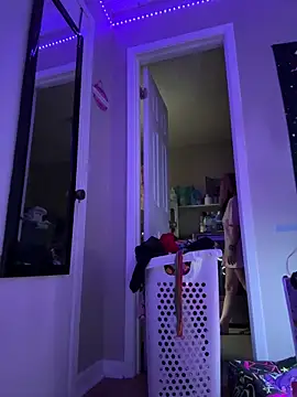 Snapshot of Cutiepiespanks chatting on December 2025 07:09:01 PM Cutiepiespanks online show from December 2025 07:09:01 PM