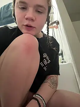 Snapshot of Cutiepiespanks chatting on May 2026 09:03:02 AM Cutiepiespanks online show from May 2026 09:03:02 AM