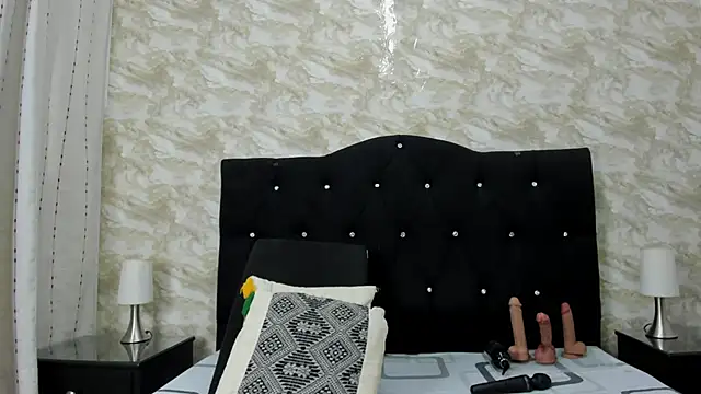 Keira Lennox online show from October 2025 12:02:02 PM