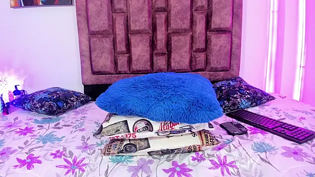 NaughtyAnaa online show from October 2025 04:16:01 PM