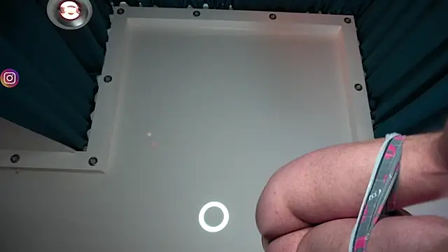 Snapshot of VIktorSecret chatting on February 2025 07:23:02 AM VIktorSecret online show from February 2025 07:23:02 AM