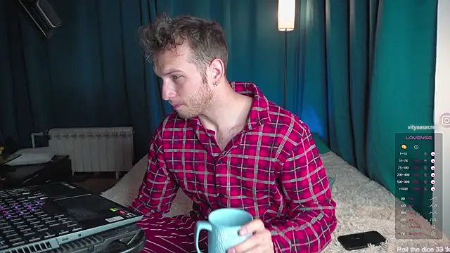 Snapshot of VIktorSecret chatting on November 2025 04:23:02 AM VIktorSecret online show from November 2025 04:23:02 AM