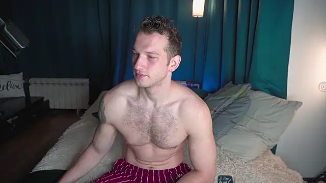 Snapshot of VIktorSecret chatting on November 2025 05:18:02 AM VIktorSecret online show from November 2025 05:18:02 AM