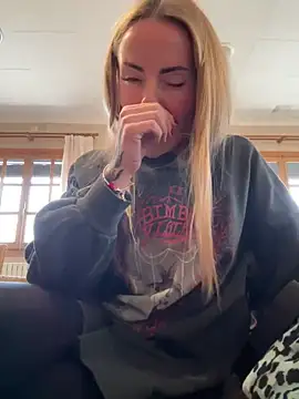 EmaSalis online show from January 2025 03:03:01 PM