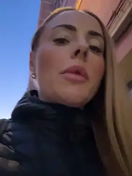 EmaSalis online show from January 2025 05:18:01 PM