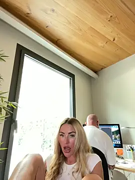 EmaSalis online show from September 2025 10:48:02 AM