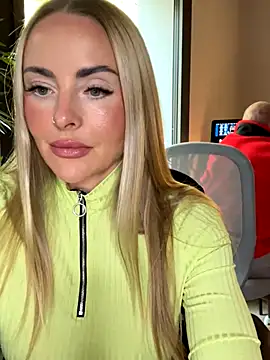 EmaSalis online show from October 2025 09:32:02 AM