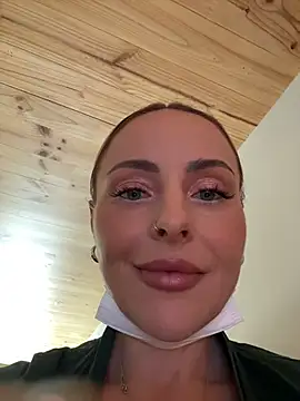 EmaSalis online show from November 2025 01:25:02 PM