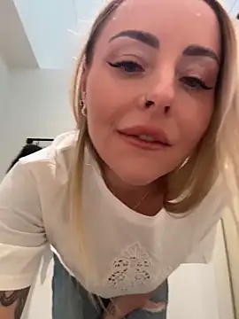 EmaSalis online show from February 2026 11:48:01 AM