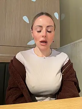 EmaSalis online show from March 2026 10:54:02 AM