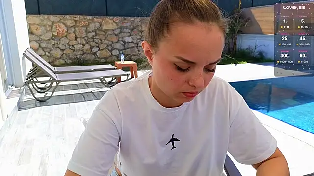 Misss Vikk online show from March 2025 08:23:02 AM