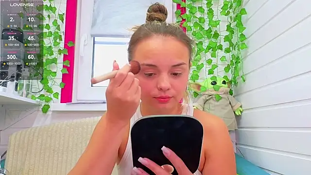 Misss Vikk online show from September 2025 06:39:02 AM