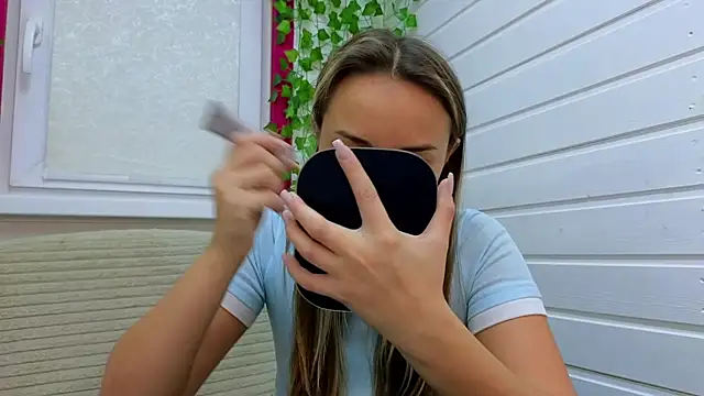 Misss Vikk online show from October 2025 06:43:02 AM