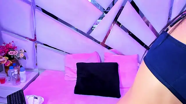 kylie seex online show from February 2026 03:00:02 AM