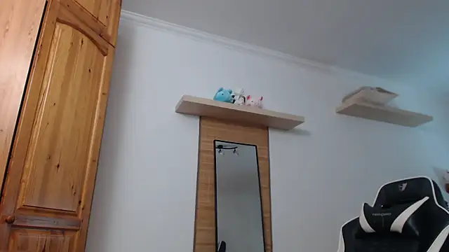 Lisakisss online show from March 2026 07:58:01 AM