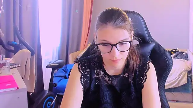 Snapshot of MollyLollipop chatting on April 2026 05:55:01 AM MollyLollipop online show from April 2026 05:55:01 AM