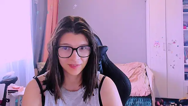 Snapshot of MollyLollipop chatting on May 2026 05:27:02 AM MollyLollipop online show from May 2026 05:27:02 AM