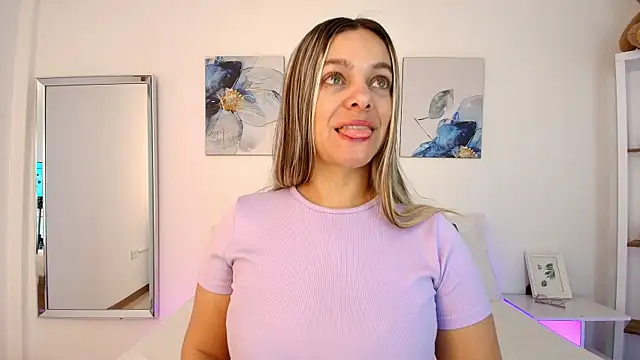 Snapshot of Isabella_Harley chatting on April 2026 01:16:02 PM Isabella Harley online show from April 2026 01:16:02 PM