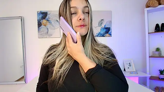 Snapshot of Isabella_Harley chatting on April 2026 01:26:02 PM Isabella Harley online show from April 2026 01:26:02 PM