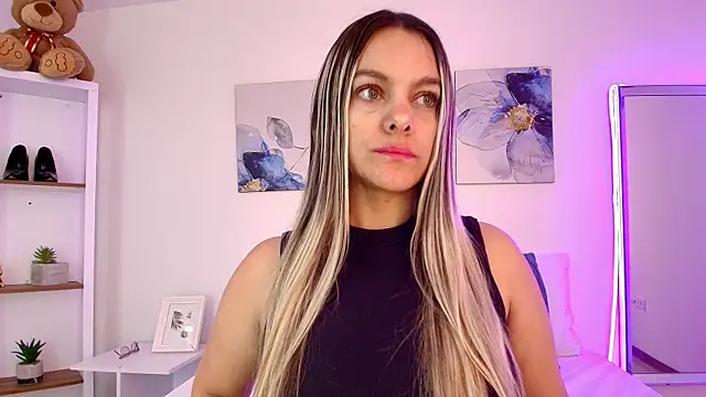 Snapshot of Isabella_Harley chatting on May 2026 01:52:01 PM Isabella Harley online show from May 2026 01:52:01 PM