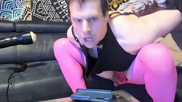 Snapshot of slankecrosdresser chatting on November 2025 07:20:01 AM slankecrosdresser online show from November 2025 07:20:01 AM