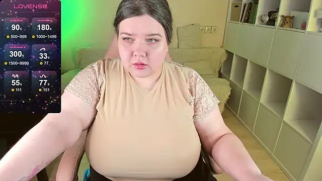 Snapshot of PlumPie chatting on February 2025 05:50:01 PM PlumPie online show from February 2025 05:50:01 PM