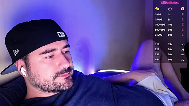 Snapshot of DominantTheo chatting on December 2024 02:41:02 AM DominantTheo online show from December 2024 02:41:02 AM