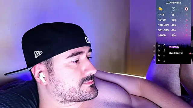 Snapshot of DominantTheo chatting on January 2025 06:12:01 AM DominantTheo online show from January 2025 06:12:01 AM