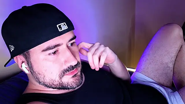 Snapshot of DominantTheo chatting on February 2025 05:37:01 AM DominantTheo online show from February 2025 05:37:01 AM