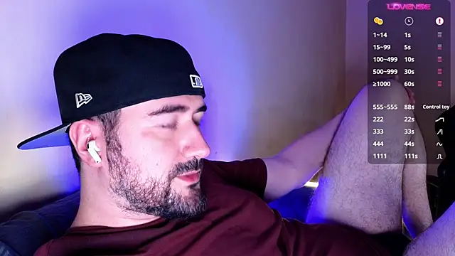 Snapshot of DominantTheo chatting on March 2025 02:36:01 AM DominantTheo online show from March 2025 02:36:01 AM