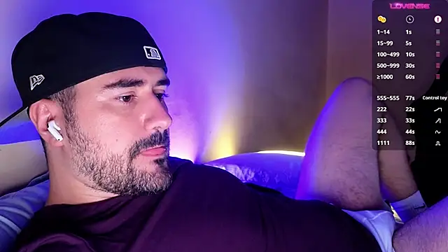 Snapshot of DominantTheo chatting on November 2025 03:56:01 AM DominantTheo online show from November 2025 03:56:01 AM